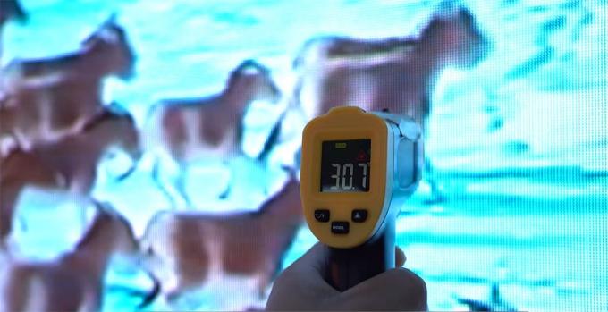 에 대한 최신 회사 뉴스 P0.4 극소 LED 디스플레이의 기능 7